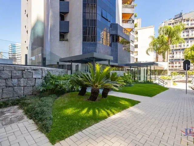 Apartamento 3 quartos e 5 banheiros, para alugar, no bairro Juvevê em Curitiba