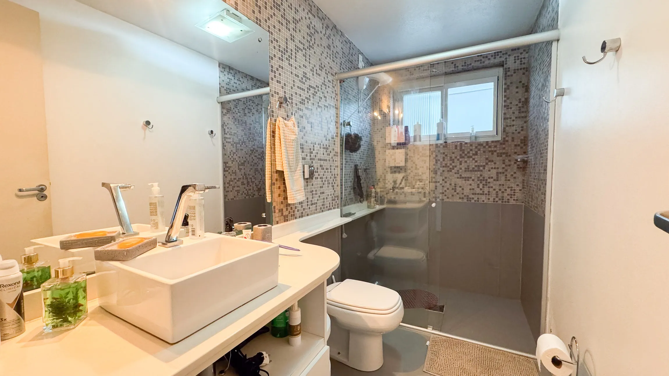 Apartamento à venda no Edifício Meridiano, Zona Norte de Pelotas - 129m², 3 quartos (sendo 1 suíte), móveis sob medida e vaga coberta. - 13