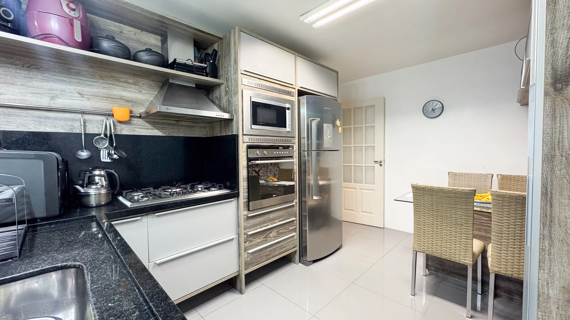 Apartamento à venda no Edifício Meridiano, Zona Norte de Pelotas - 129m², 3 quartos (sendo 1 suíte), móveis sob medida e vaga coberta. - 6