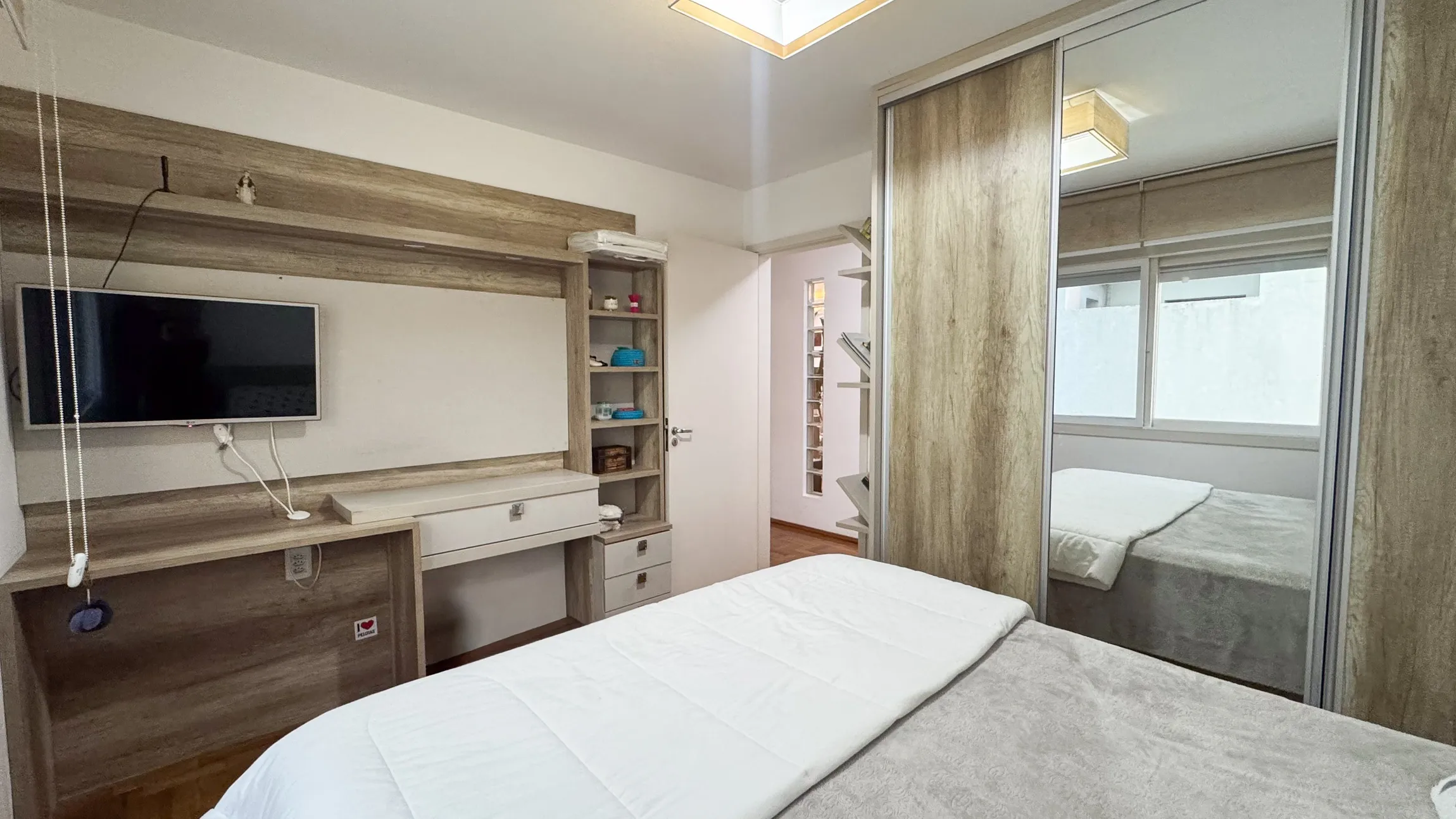 Apartamento à venda no Edifício Meridiano, Zona Norte de Pelotas - 129m², 3 quartos (sendo 1 suíte), móveis sob medida e vaga coberta. - 12