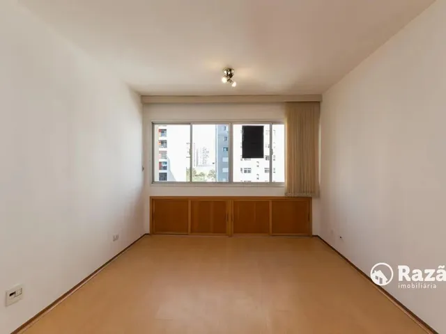 Apartamento 1 quarto e 1 banheiro, para alugar, no bairro Centro em Curitiba