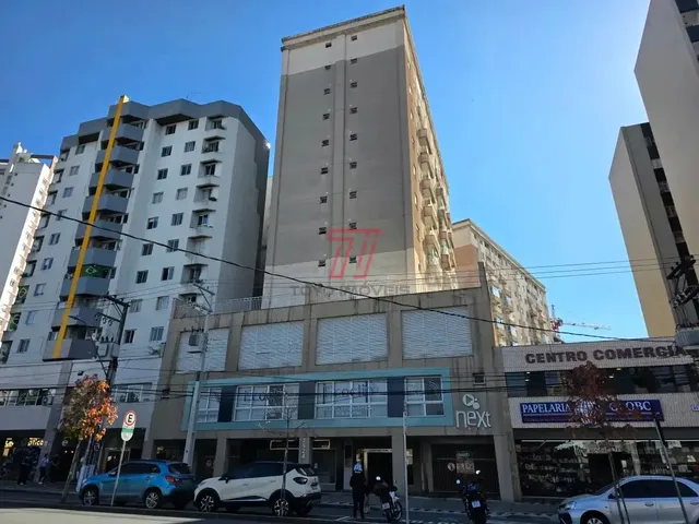 Apartamento 2 quartos e 2 banheiros, para alugar, no bairro Portão em Curitiba