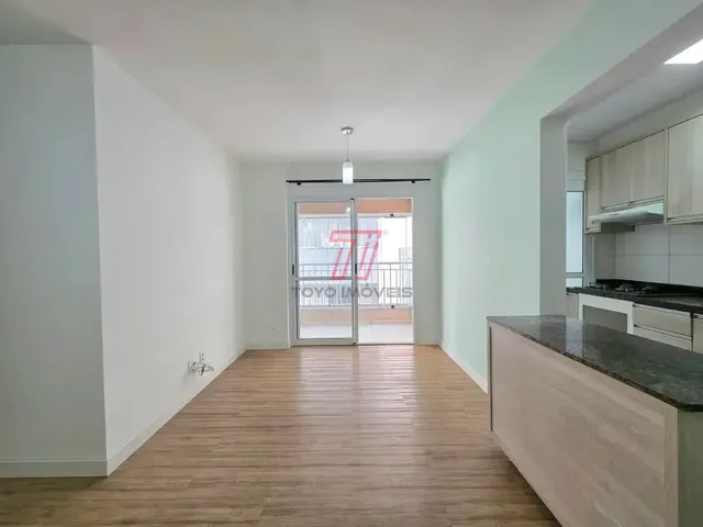 Apartamento 2 quartos e 2 banheiros, para alugar, no bairro Portão em Curitiba