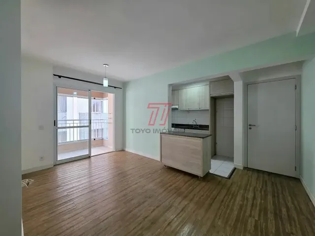 Apartamento 2 quartos e 2 banheiros, para alugar, no bairro Portão em Curitiba