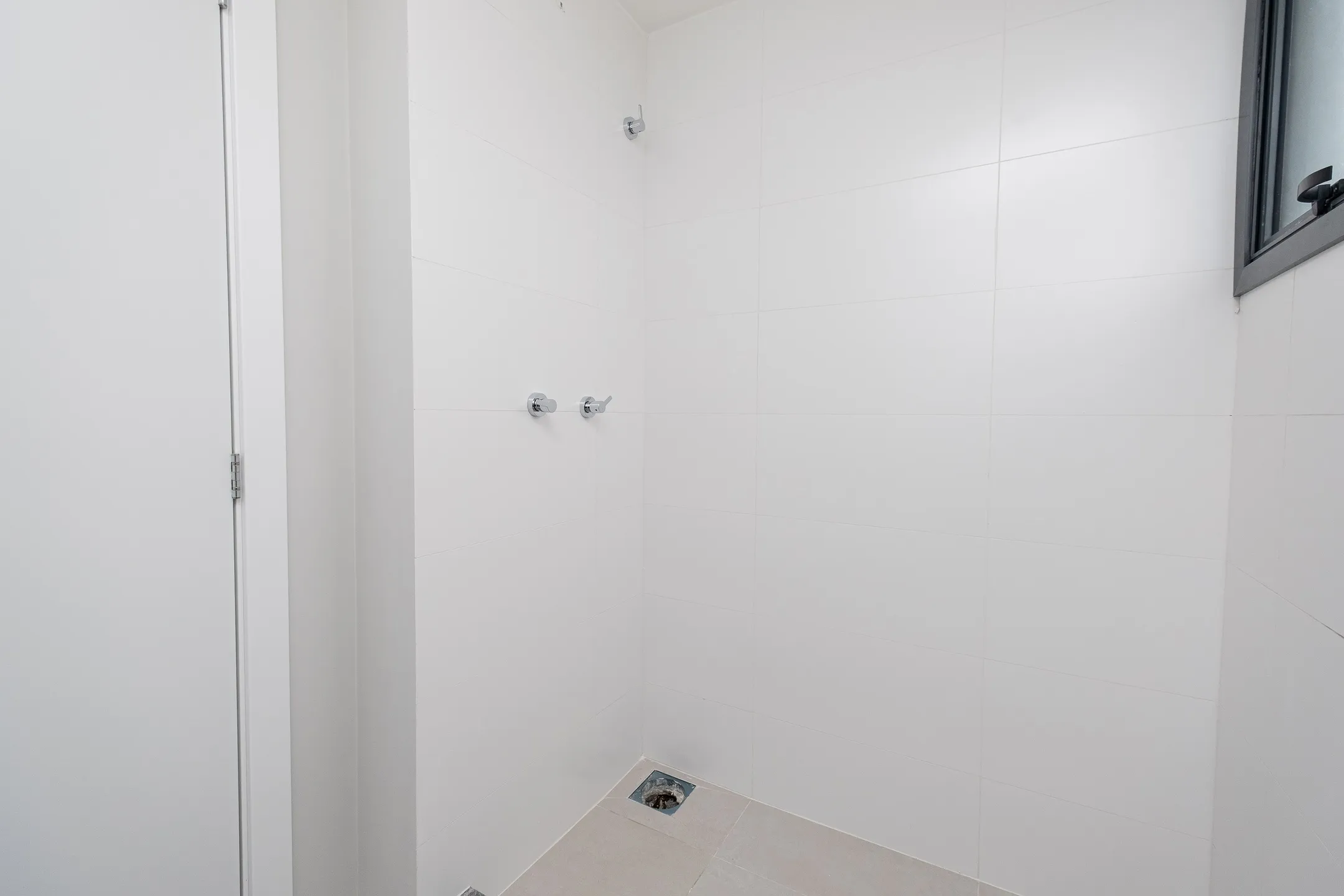 Apartamento à venda no Volver La Barra, Parque Una - 64 m², 2 quartos (sendo 1 suíte), churrasqueira, sacada e andar alto. - 11