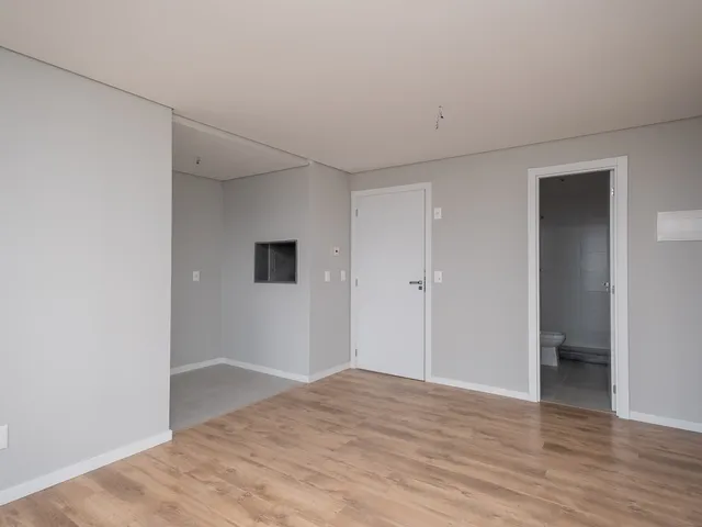 Apartamento 2 quartos e 2 banheiros, à venda, no bairro São Gonçalo em Pelotas
