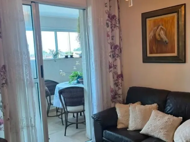 Apartamento 2 quartos e 1 banheiro, à venda, no bairro Capão Raso em Curitiba