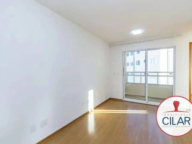 Apartamento 2 quartos e 1 banheiro, para alugar, no bairro Uberaba em Curitiba