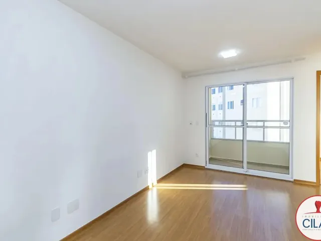 Apartamento 2 quartos e 1 banheiro, para alugar, no bairro Uberaba em Curitiba