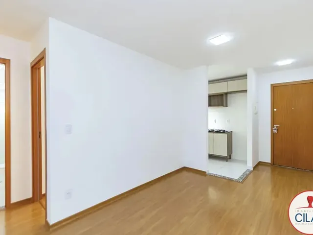 Apartamento 2 quartos e 1 banheiro, para alugar, no bairro Uberaba em Curitiba