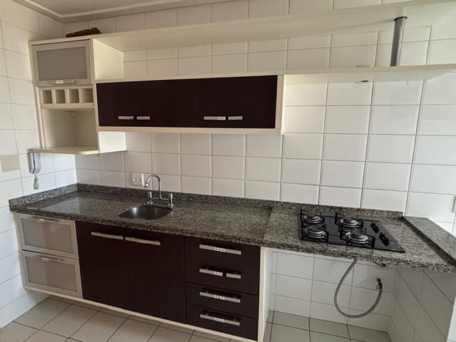Apartamento 3 quartos e 2 banheiros, para alugar, no bairro Gleba Fazenda Palhano em Londrina