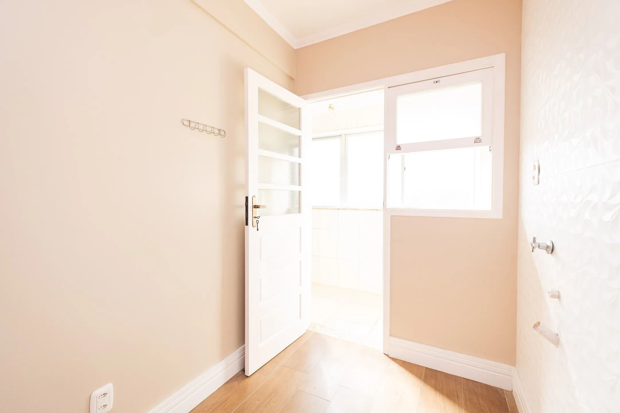 Apartamento de 2 Dormitórios para Aluguel no Centro de Pelotas RS com Excelente Localização, Conforto, Praticidade e Ótima Opção - 14