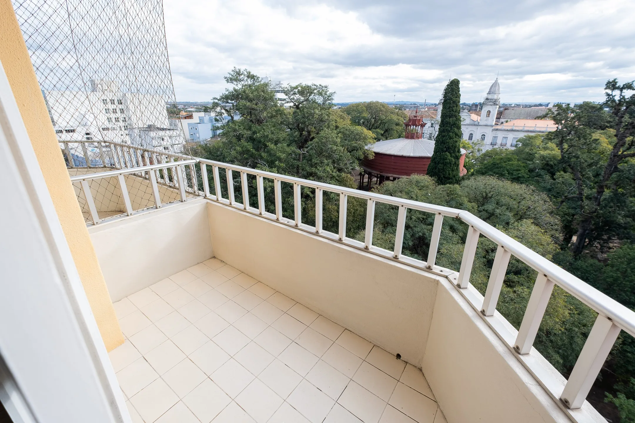 Apartamento de 2 Dormitórios para Aluguel no Centro de Pelotas RS com Excelente Localização, Conforto, Praticidade e Ótima Opção - 17