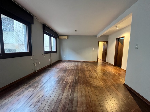 Apartamento com 188m² 3 quartos e 3 banheiros, à venda, no bairro Centro em Pelotas
