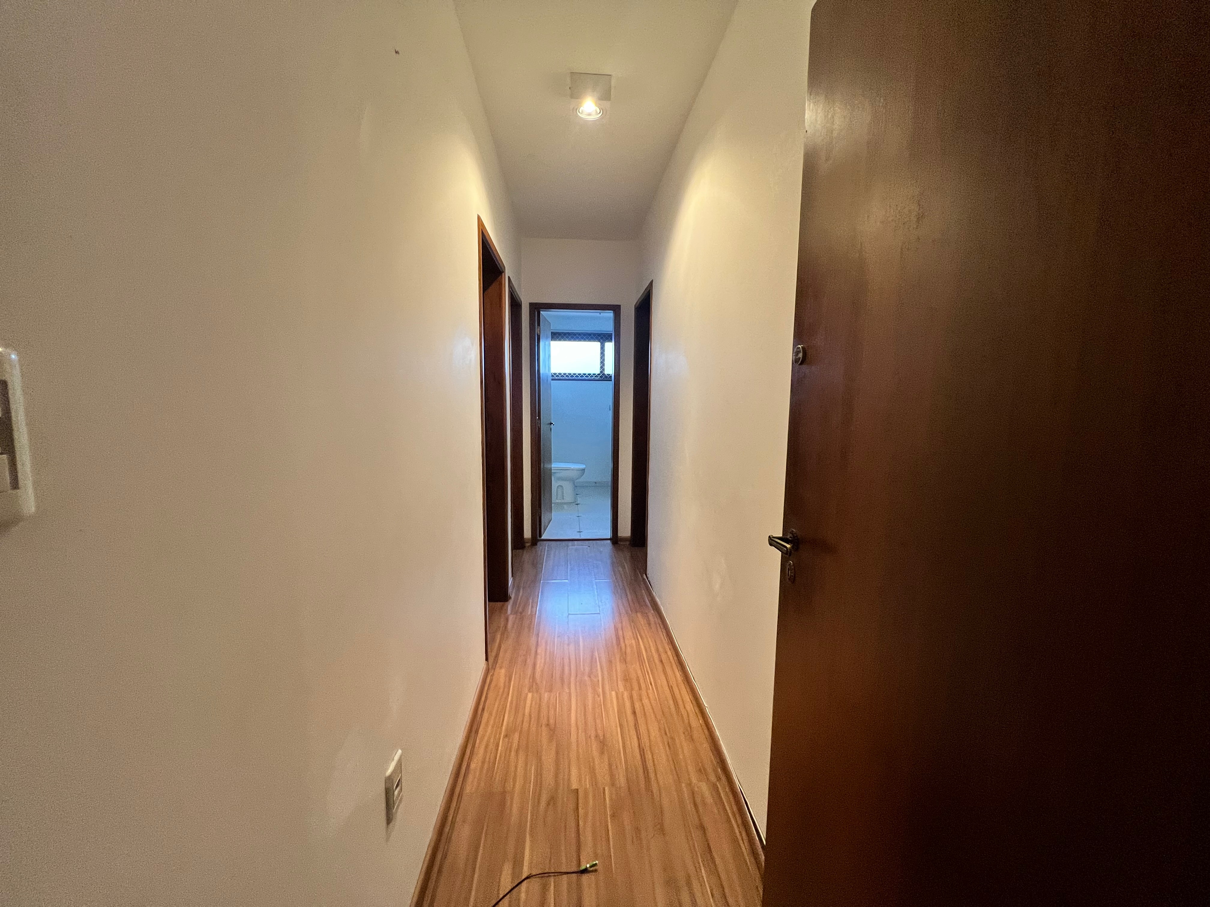 Apartamento à venda no Edifício Vila San Michele, Centro - 185m² de sofisticação, 3 quartos (sendo 1 suíte), andar alto e excelente incidência solar. - 12