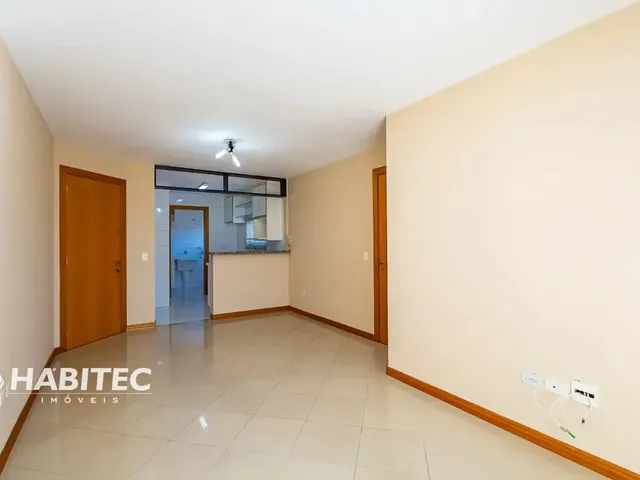 Apartamento 2 quartos e 3 banheiros, para alugar, no bairro Seminário em Curitiba