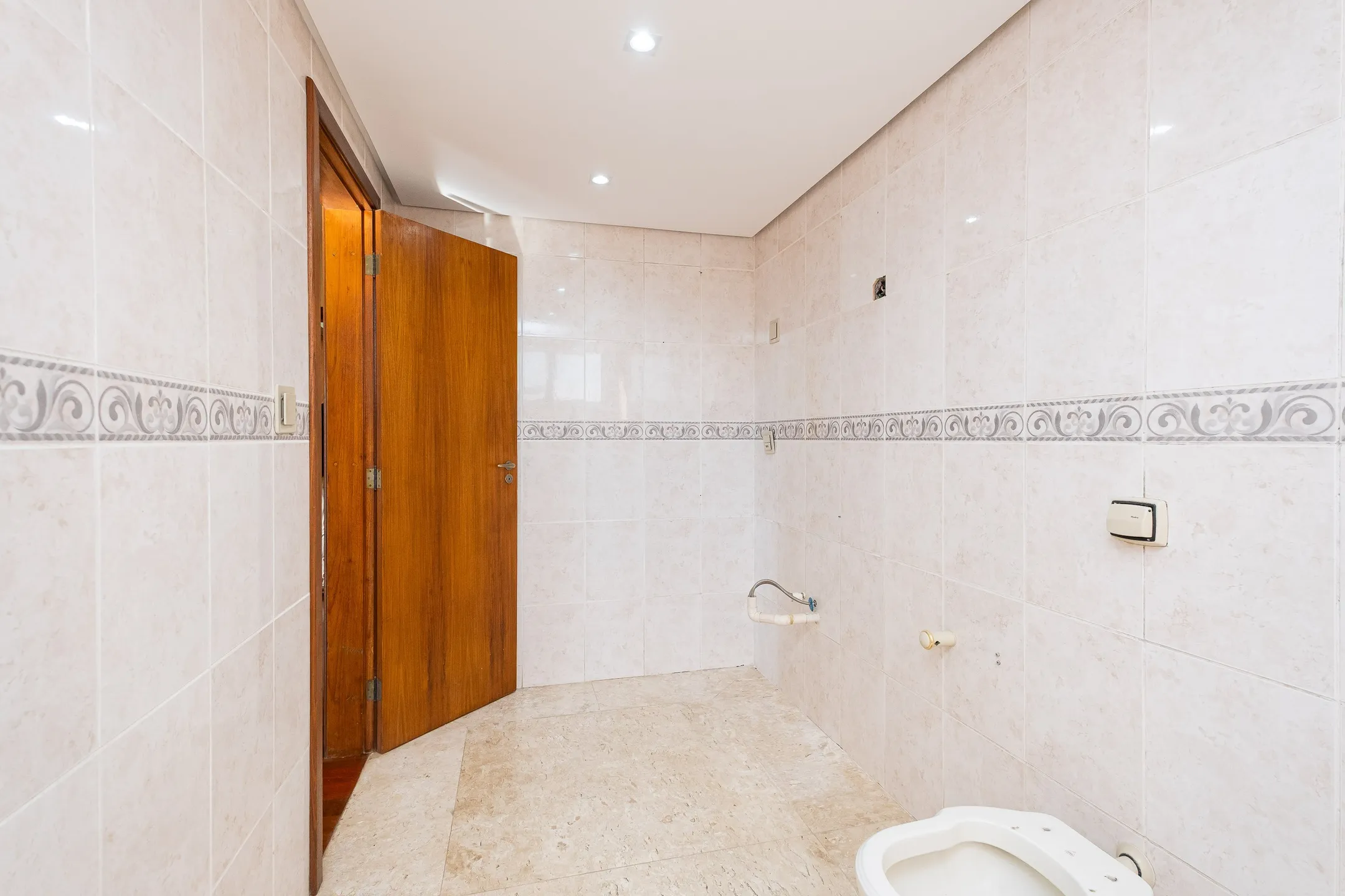 Apartamento à venda no centro de Pelotas - 215m², 3 quartos (sendo 1 suíte), lareira, sacada gourmet e próximo à Av. Dom Joaquim. - 21
