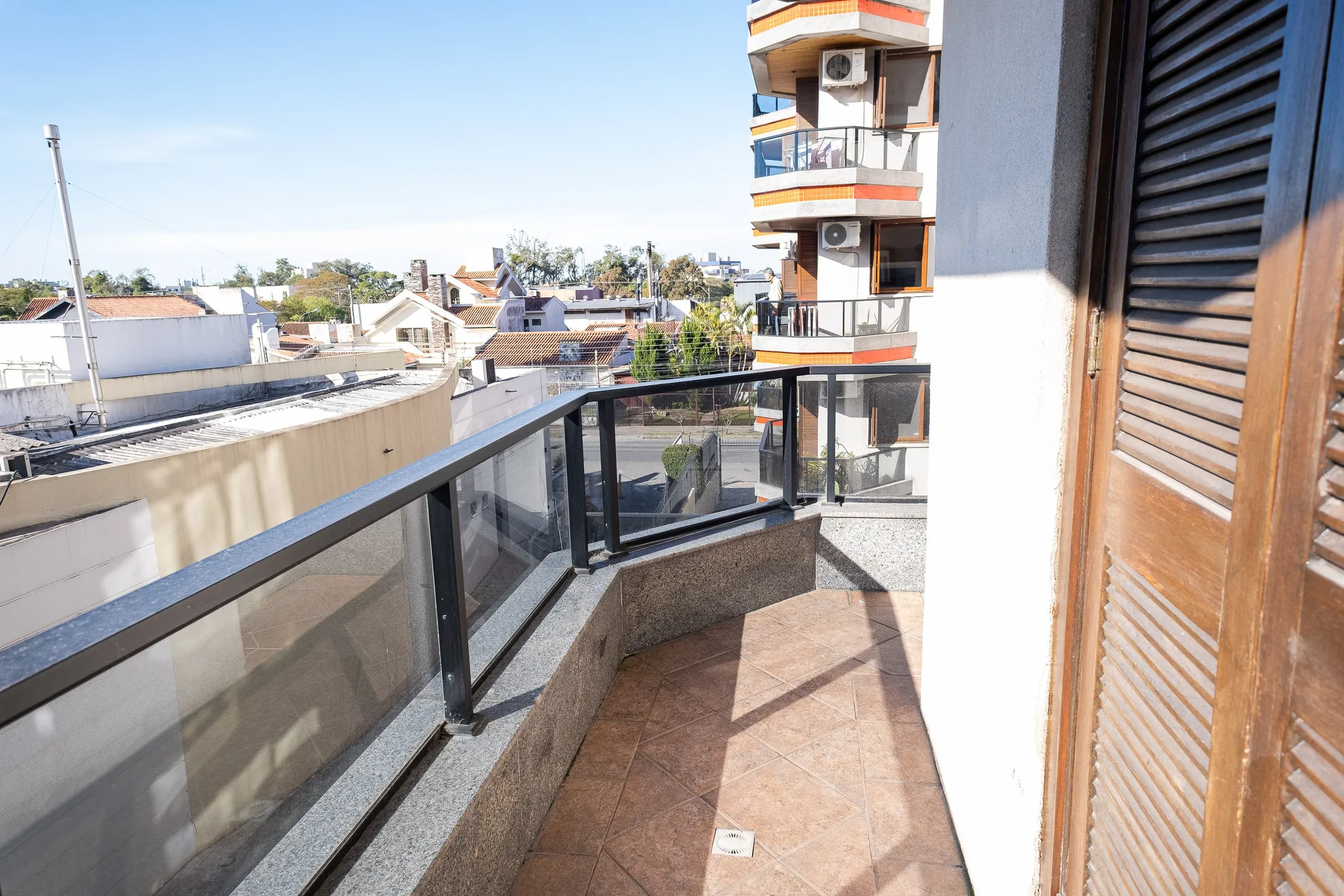 Apartamento à venda no centro de Pelotas - 215m², 3 quartos (sendo 1 suíte), lareira, sacada gourmet e próximo à Av. Dom Joaquim. - 31