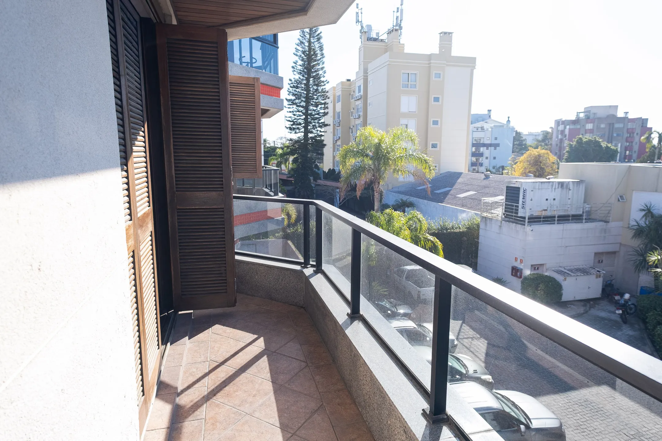 Apartamento à venda no centro de Pelotas - 215m², 3 quartos (sendo 1 suíte), lareira, sacada gourmet e próximo à Av. Dom Joaquim. - 32