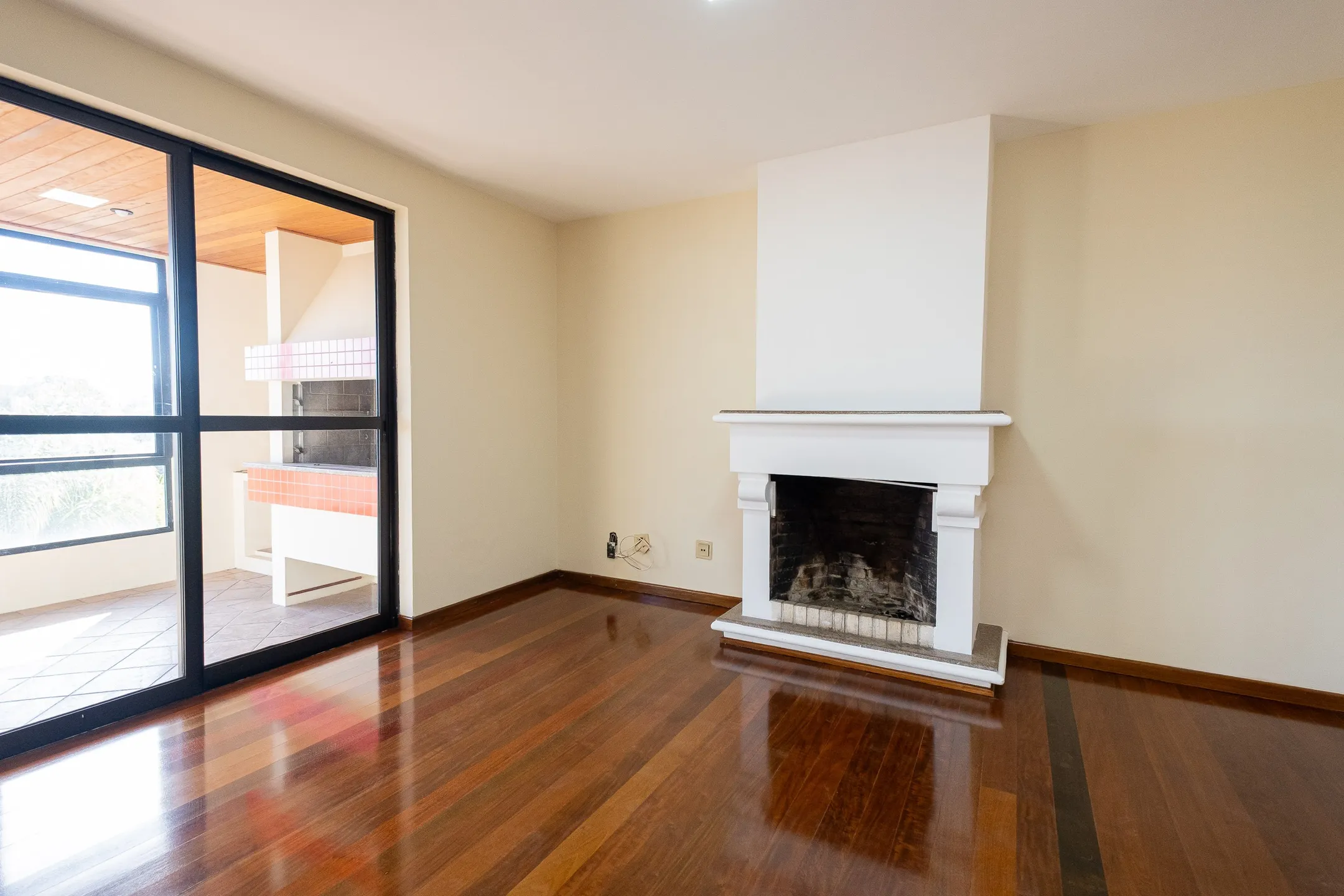Apartamento à venda no centro de Pelotas - 215m², 3 quartos (sendo 1 suíte), lareira, sacada gourmet e próximo à Av. Dom Joaquim. - 8
