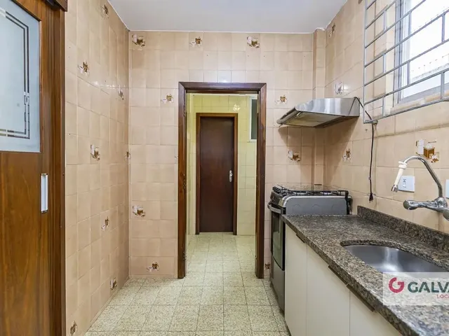 Apartamento 3 quartos e 2 banheiros, para alugar, no bairro Vila Izabel em Curitiba