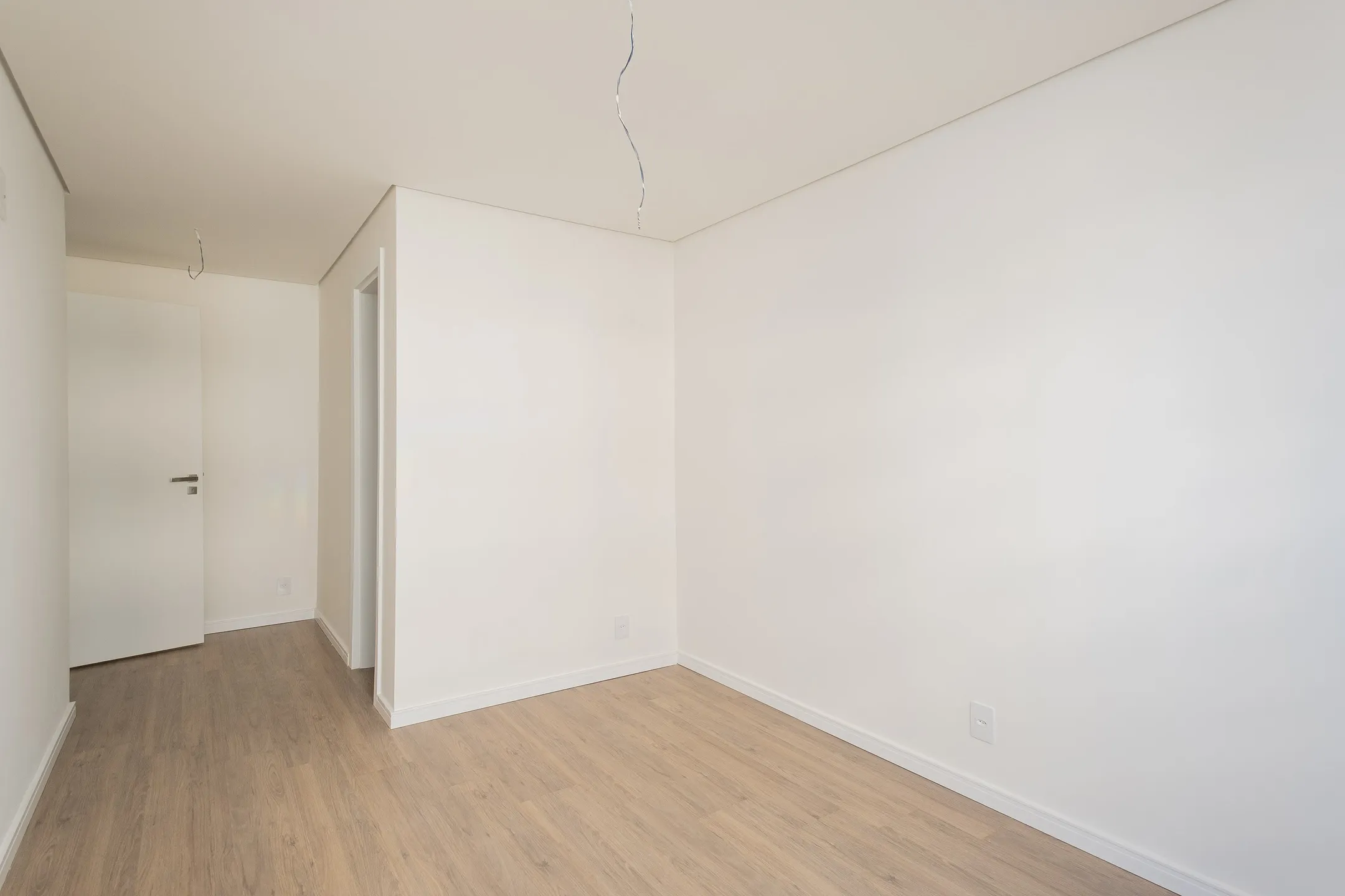 Apartamento à venda no Miguel Zabaleta, centro de Pelotas - 68m², 2 quartos (sendo 1 suíte), acabamentos de alto padrão e andar alto com sacada. - 7