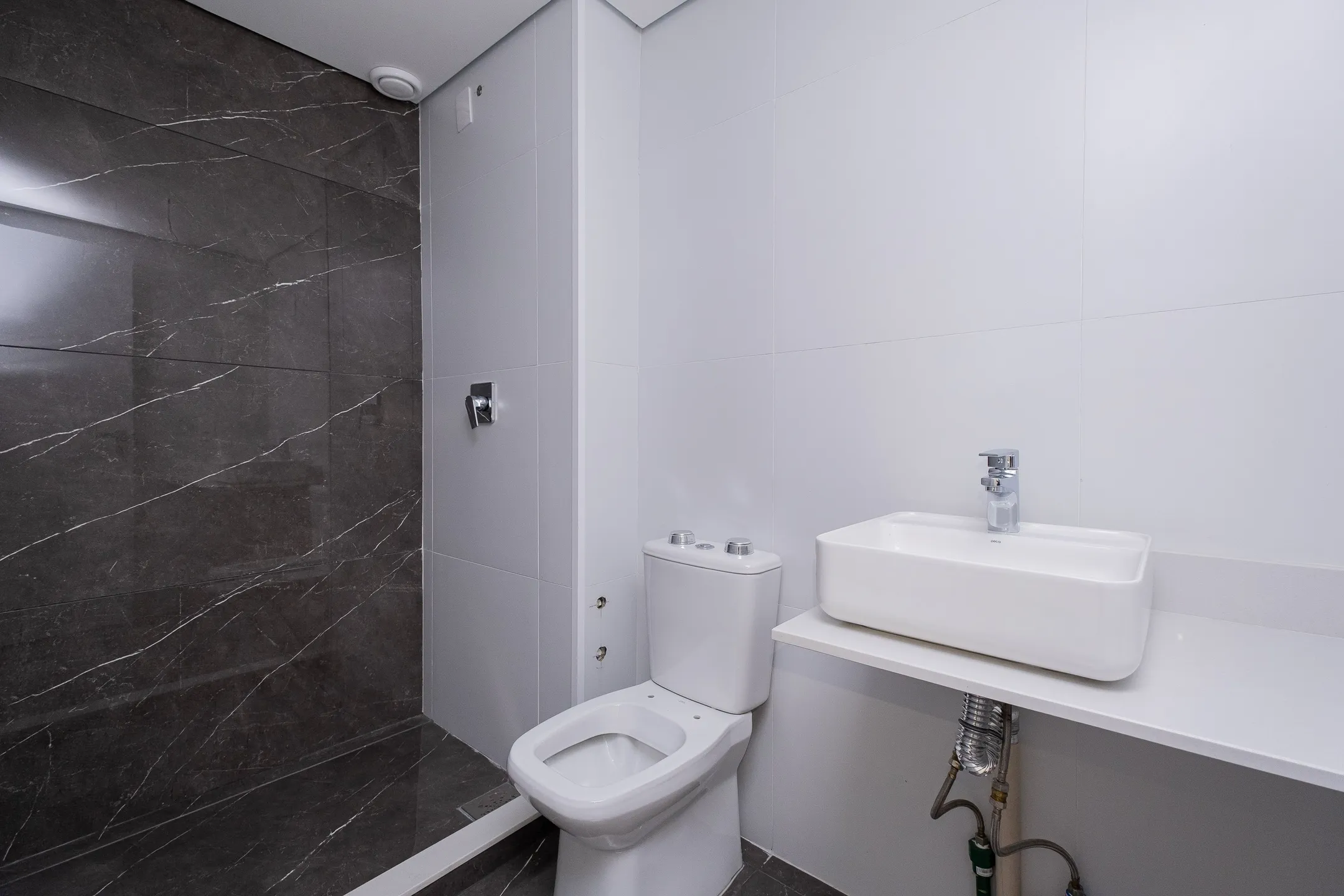 Apartamento à venda no Miguel Zabaleta, centro de Pelotas - 68m², 2 quartos (sendo 1 suíte), acabamentos de alto padrão e andar alto com sacada. - 8