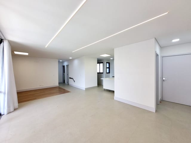 Apartamento com 231m² 2 quartos e 3 banheiros, à venda, no bairro Bela Suiça em Londrina