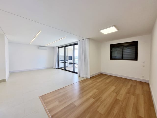 Apartamento com 231m² 2 quartos e 3 banheiros, à venda, no bairro Bela Suiça em Londrina