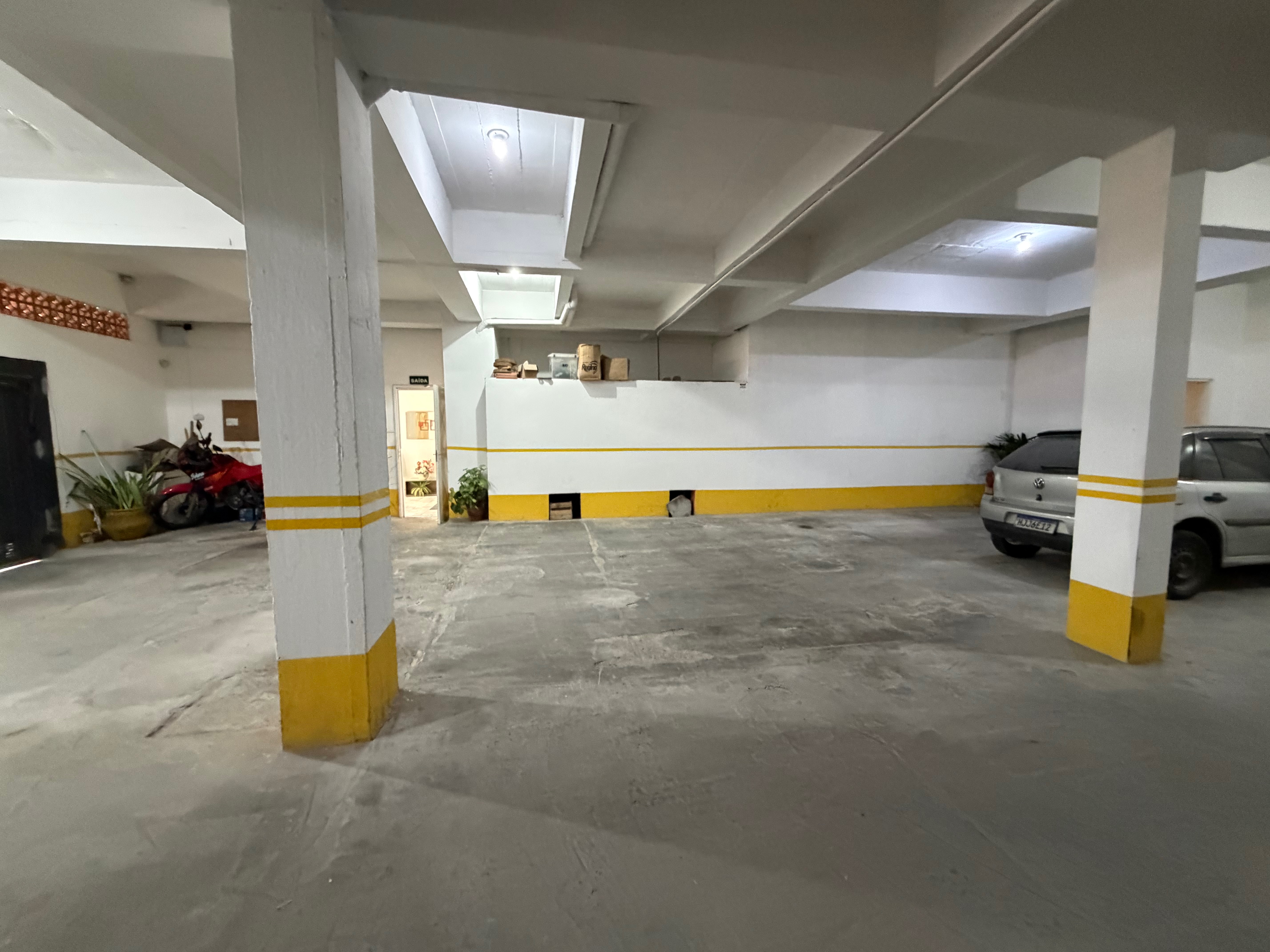 Apartamento à venda no Edifício Dona Francisca - 76 m², 2 quartos, excelente iluminação natural (sol da manhã e sol da tarde) e 1 vaga coberta. - 11