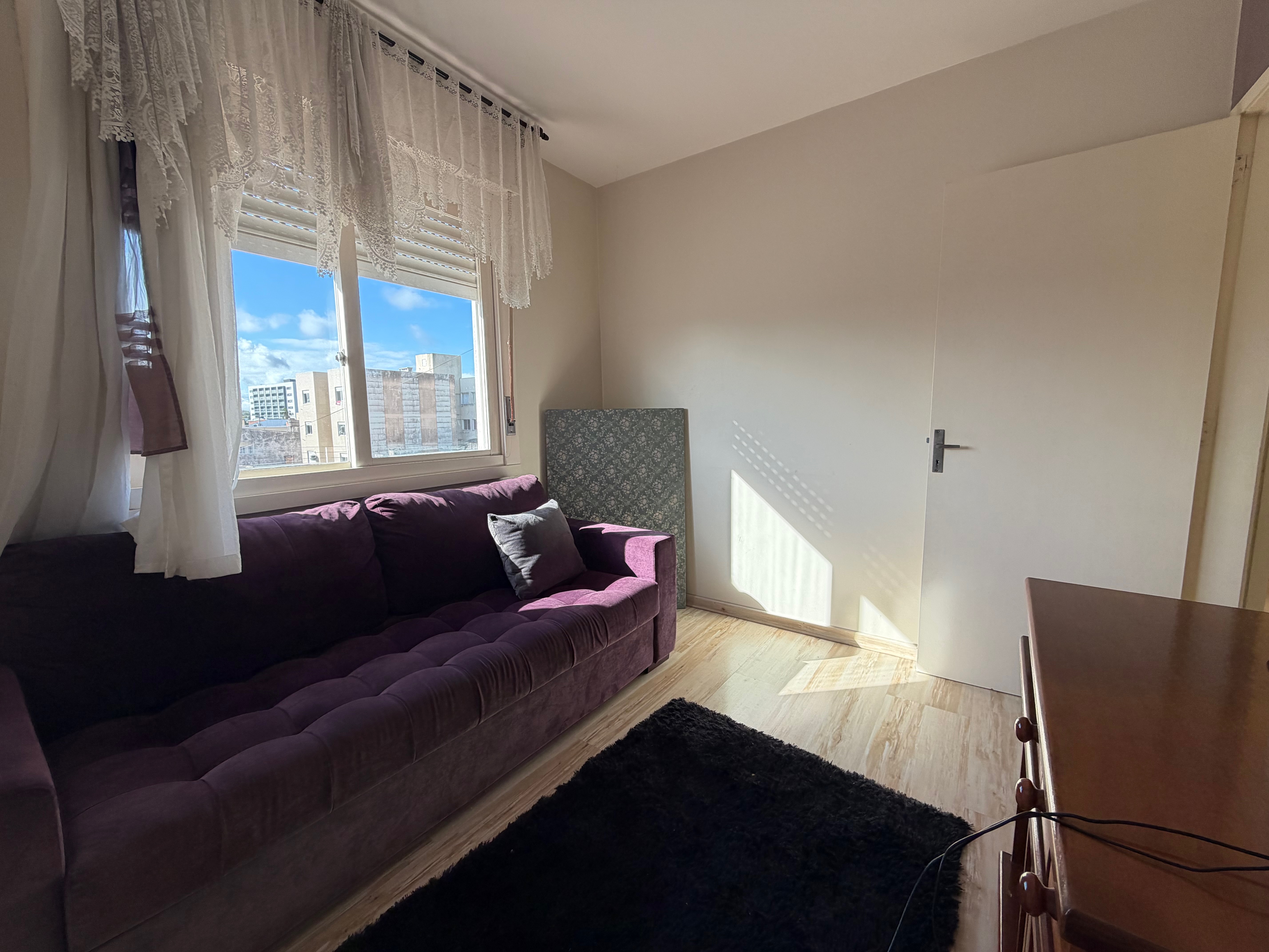 Apartamento à venda no Edifício Dona Francisca - 76 m², 2 quartos, excelente iluminação natural (sol da manhã e sol da tarde) e 1 vaga coberta. - 9