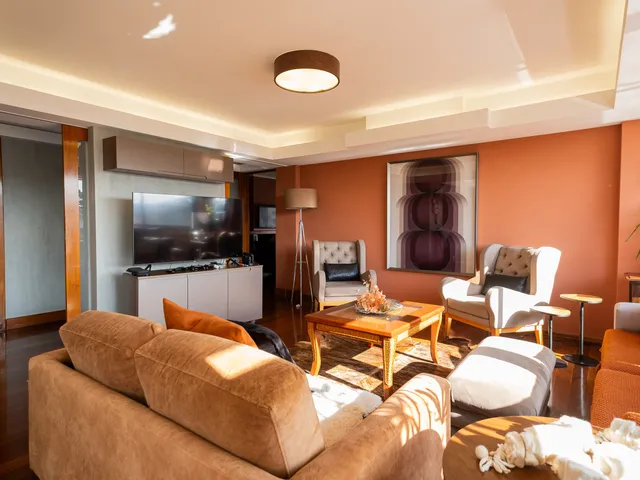 Apartamento 4 quartos e 3 banheiros, à venda, no bairro Centro em Pelotas