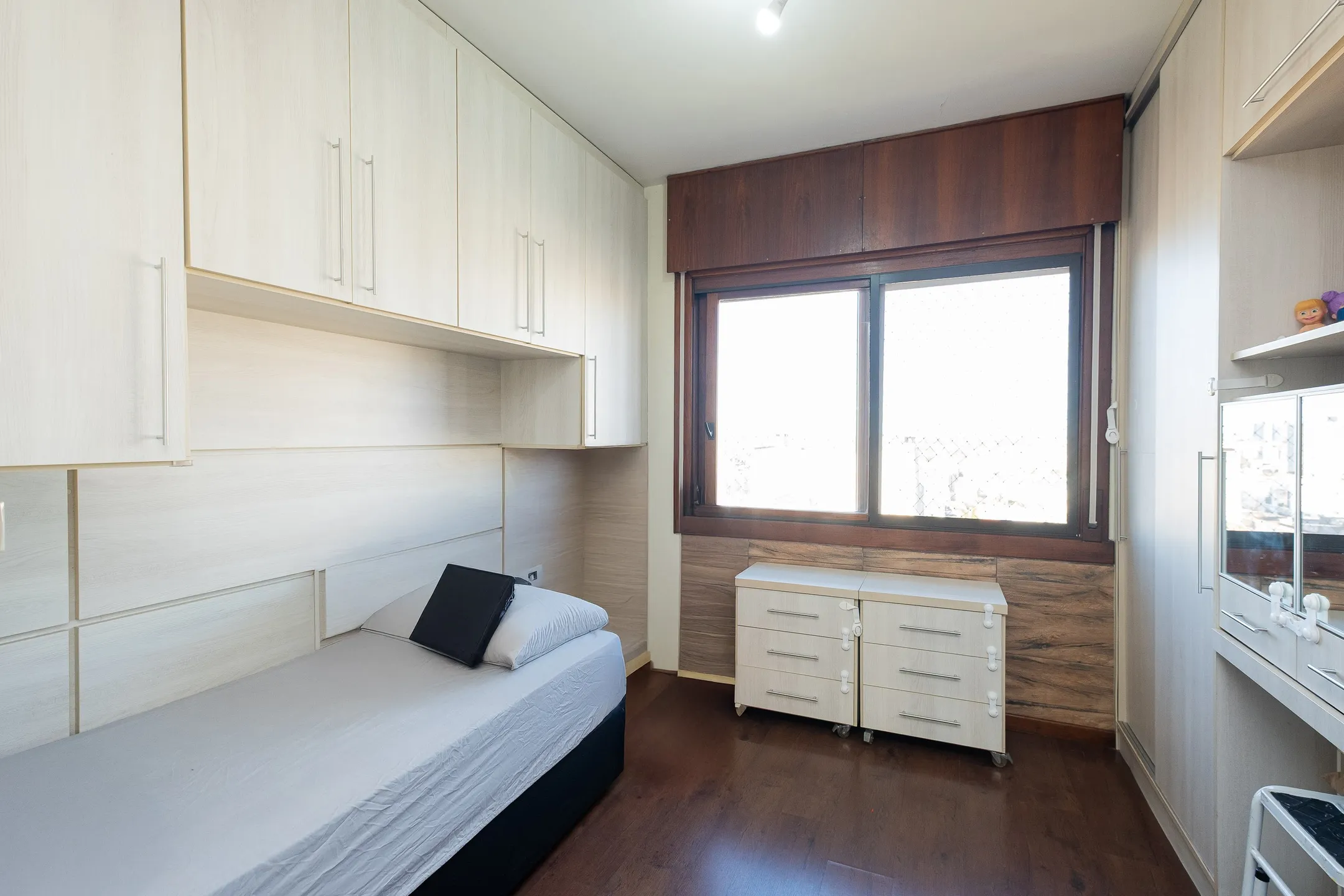 Apartamento à venda no Edifício Torre de Sevilha, Centro - 122 m², 3 quartos (sendo 1 suíte), andar alto com face leste e vaga coberta. - 11