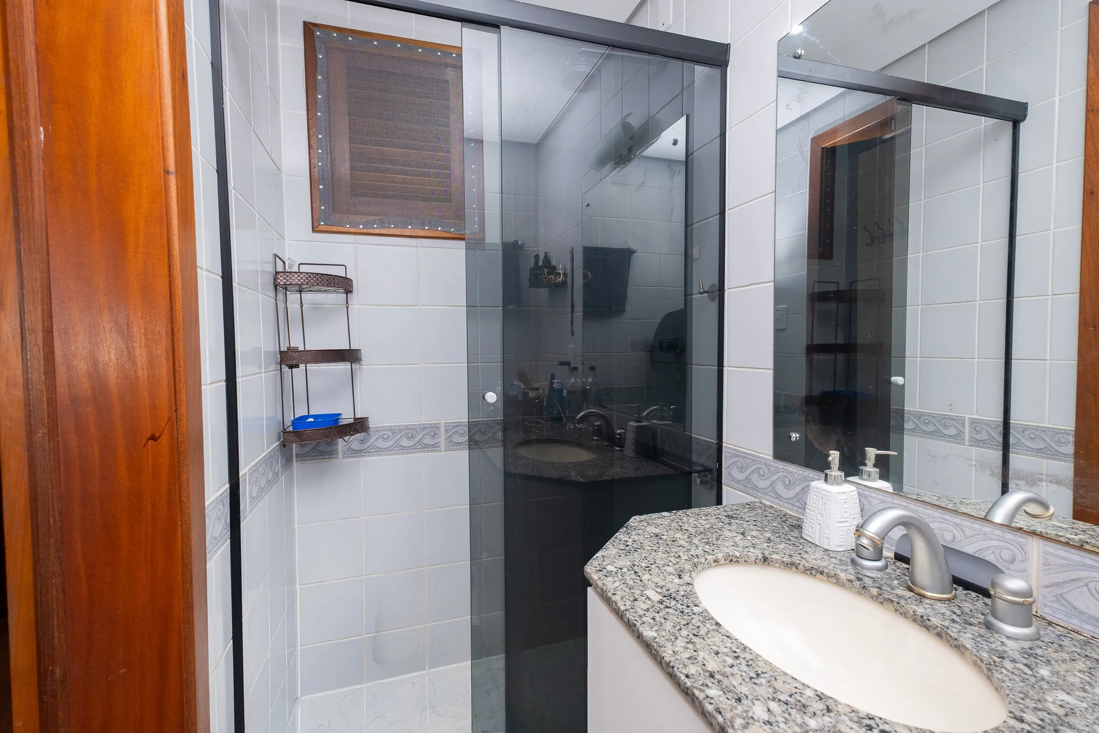 Apartamento à venda no Edifício Torre de Sevilha, Centro - 122 m², 3 quartos (sendo 1 suíte), andar alto com face leste e vaga coberta. - 14