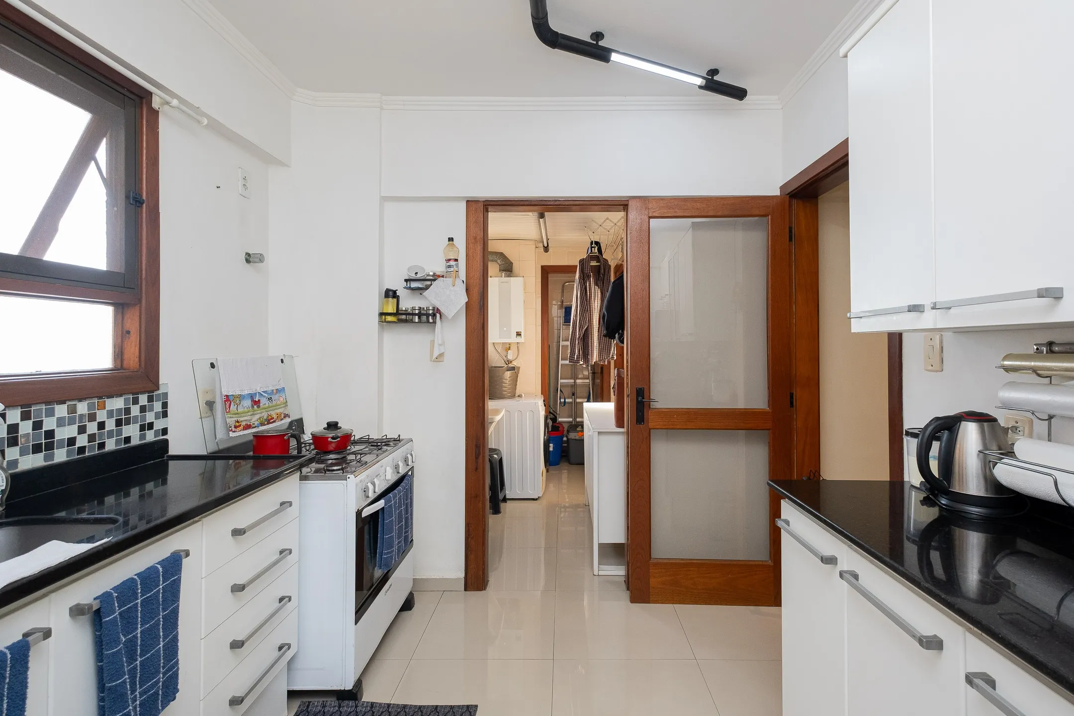Apartamento à venda no Edifício Torre de Sevilha, Centro - 122 m², 3 quartos (sendo 1 suíte), andar alto com face leste e vaga coberta. - 7