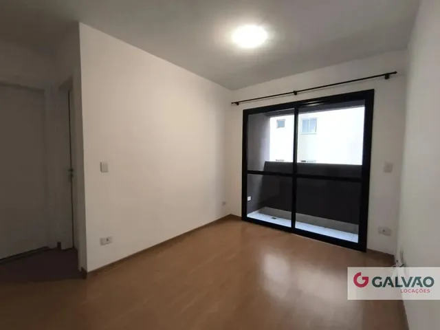 Apartamento 1 quarto e 1 banheiro, para alugar, no bairro Cristo Rei em Curitiba