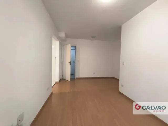 Apartamento 1 quarto e 1 banheiro, para alugar, no bairro Cristo Rei em Curitiba