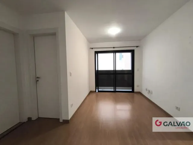 Apartamento 1 quarto e 1 banheiro, para alugar, no bairro Cristo Rei em Curitiba