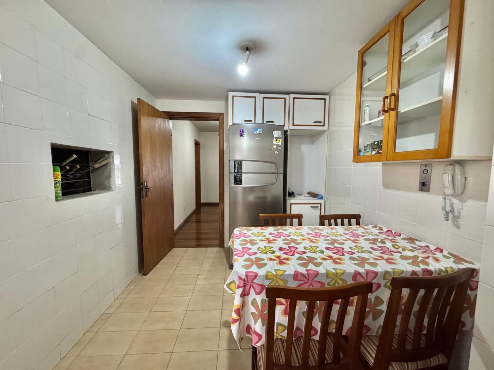 Apartamento à venda no Edifício Alphaville, Centro - 202 m², 3 quartos (sendo 1 suíte), churrasqueira interna e vaga. - 10