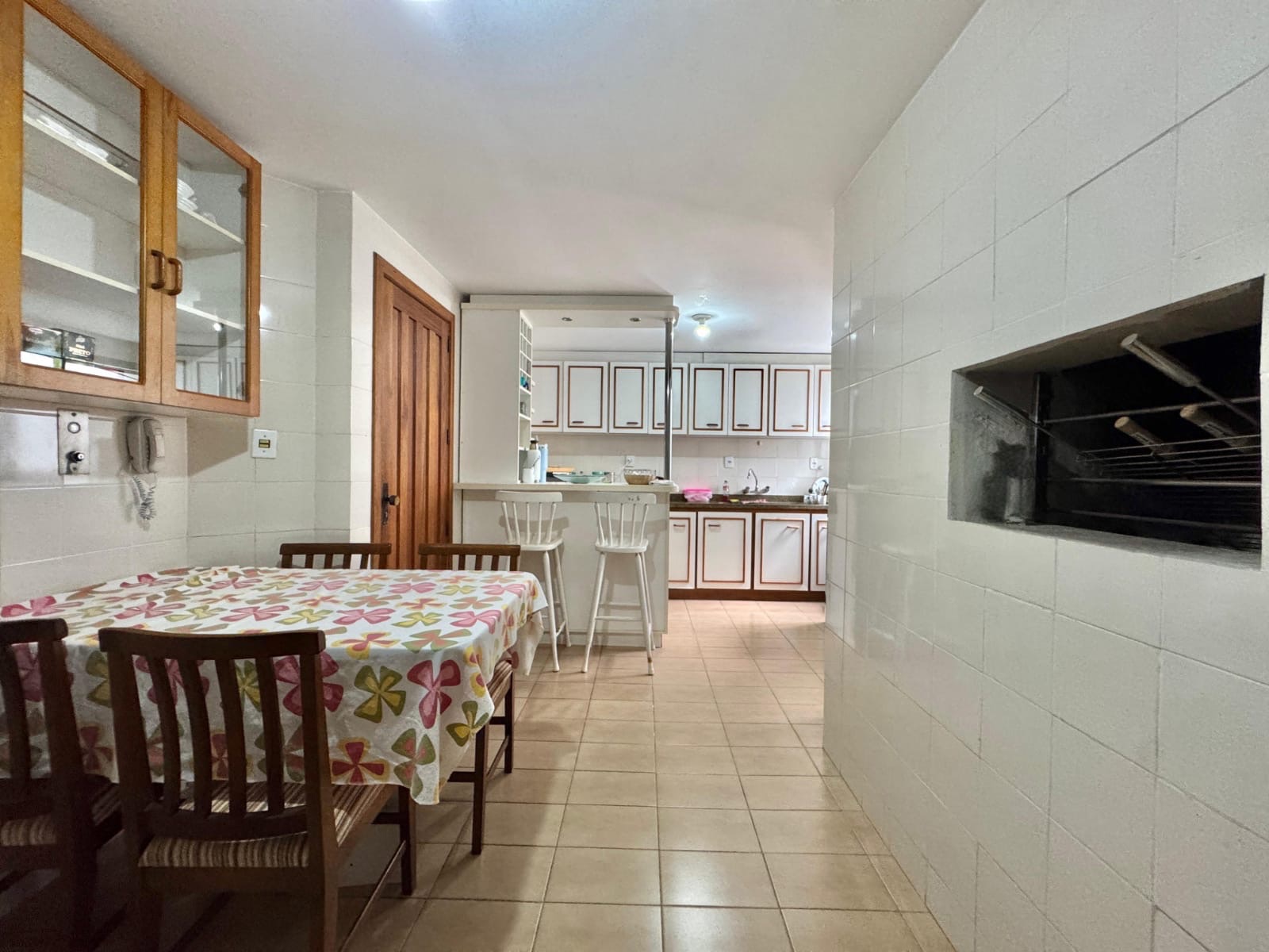 Apartamento à venda no Edifício Alphaville, Centro - 202 m², 3 quartos (sendo 1 suíte), churrasqueira interna e vaga. - 8