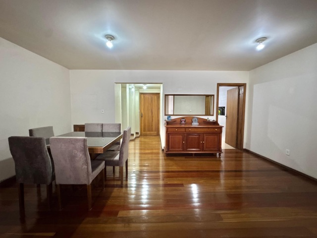Apartamento 3 quartos e 3 banheiros, à venda, no bairro Centro em Pelotas