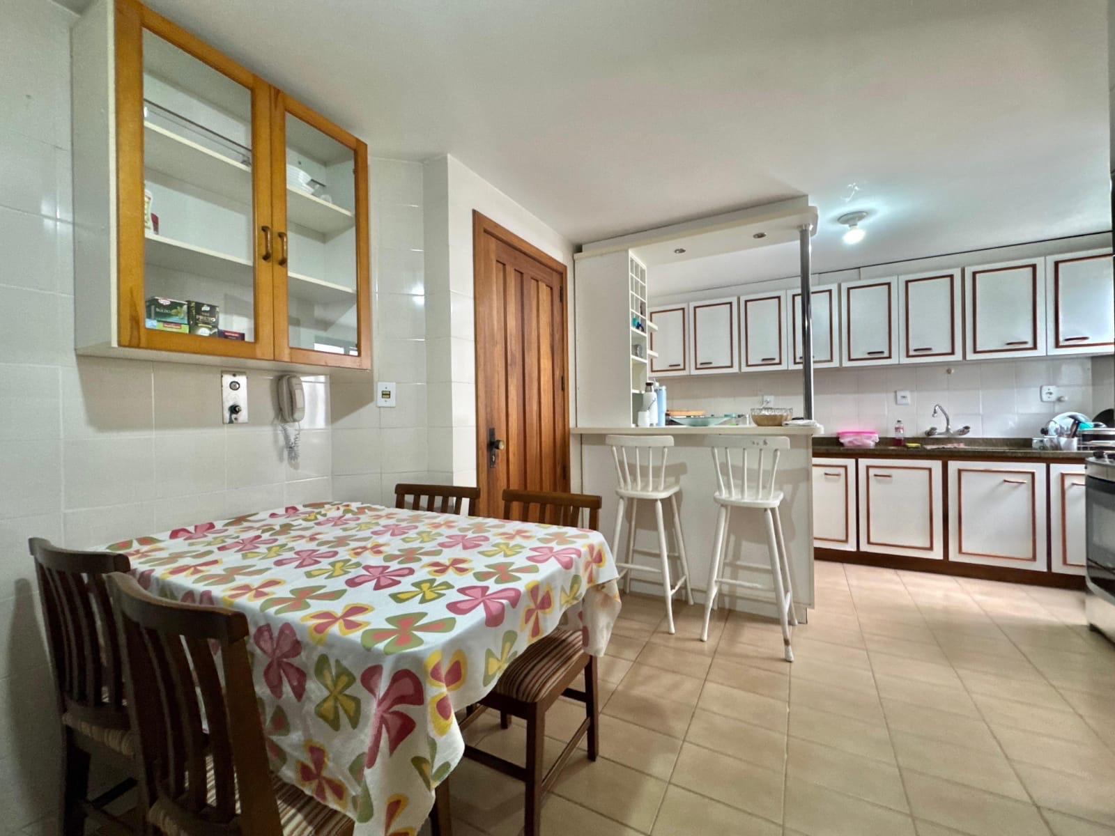 Apartamento à venda no Edifício Alphaville, Centro - 202 m², 3 quartos (sendo 1 suíte), churrasqueira interna e vaga. - 9