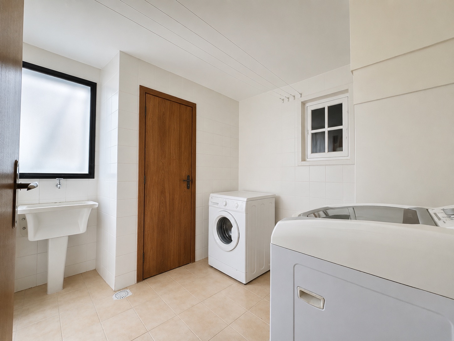 Apartamento à venda no Edifício Alphaville, Centro - 202 m², 3 quartos (sendo 1 suíte), churrasqueira interna e vaga. - 16