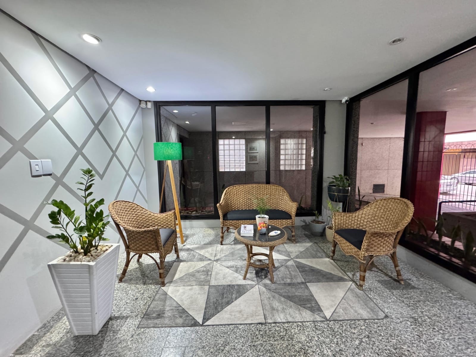Apartamento à venda no Edifício Alphaville, Centro - 202 m², 3 quartos (sendo 1 suíte), churrasqueira interna e vaga. - 19