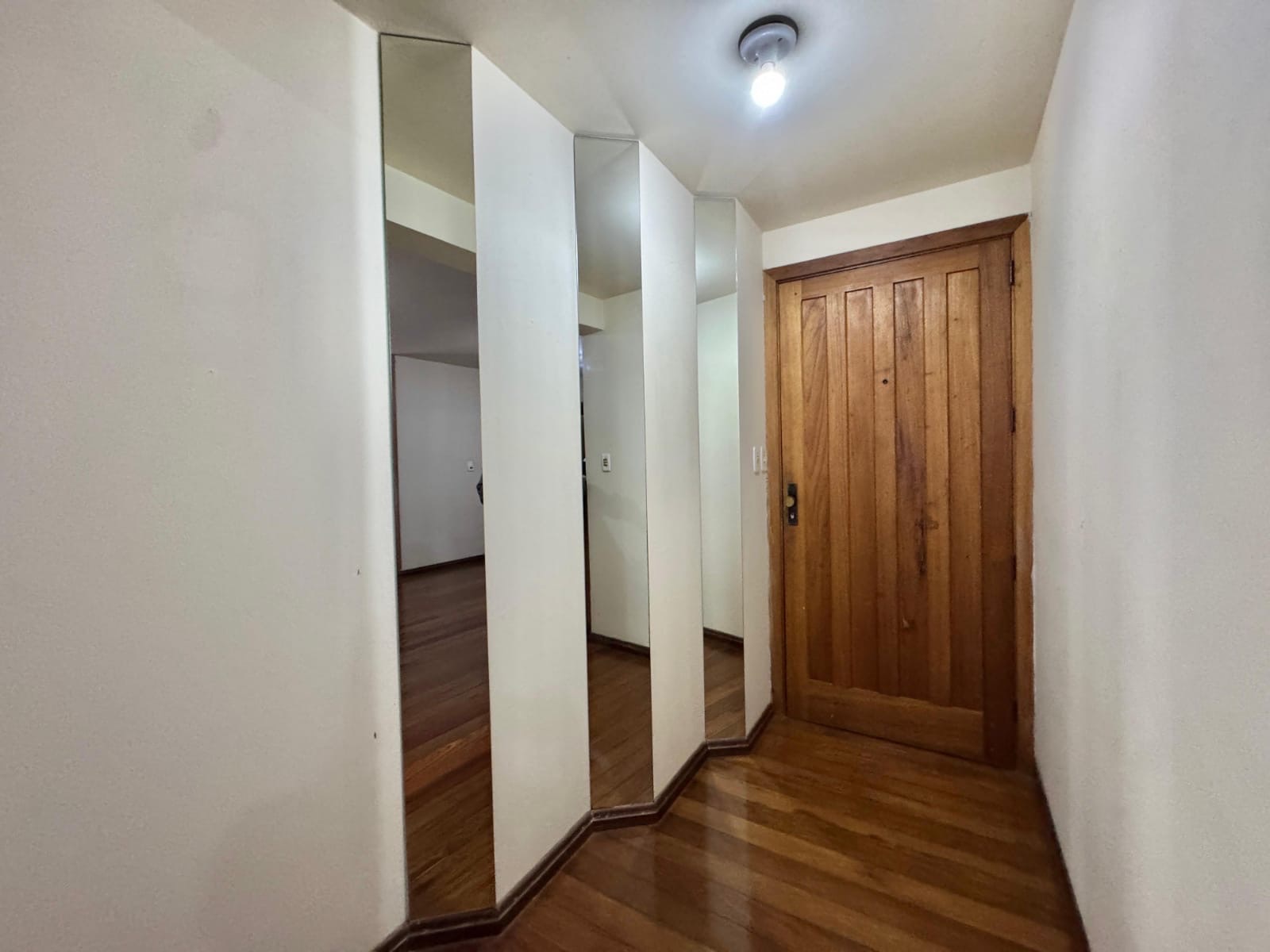 Apartamento à venda no Edifício Alphaville, Centro - 202 m², 3 quartos (sendo 1 suíte), churrasqueira interna e vaga. - 13