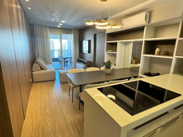 Apartamento 2 quartos e 2 banheiros, para alugar, no bairro Gleba Fazenda Palhano em Londrina