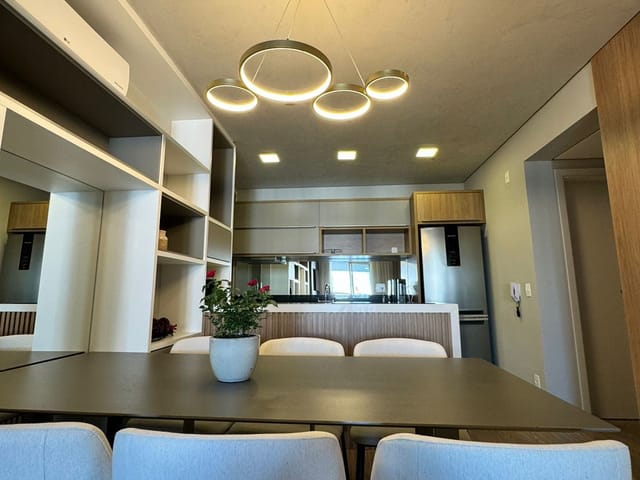 Apartamento 2 quartos e 2 banheiros, para alugar, no bairro Gleba Fazenda Palhano em Londrina