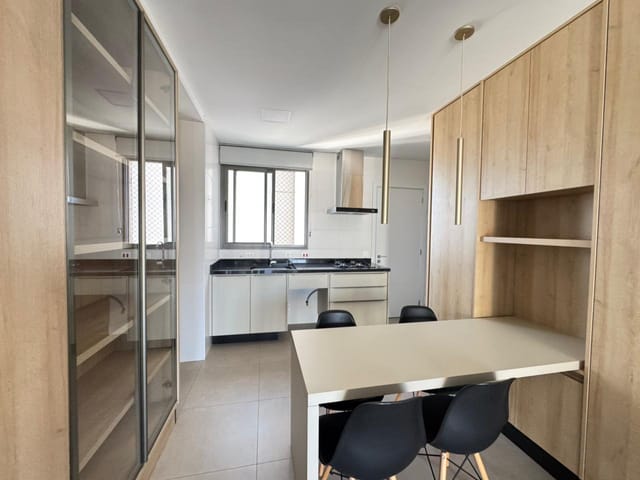 Apartamento 3 quartos e 3 banheiros, para alugar, no bairro Gleba Palhano em Londrina
