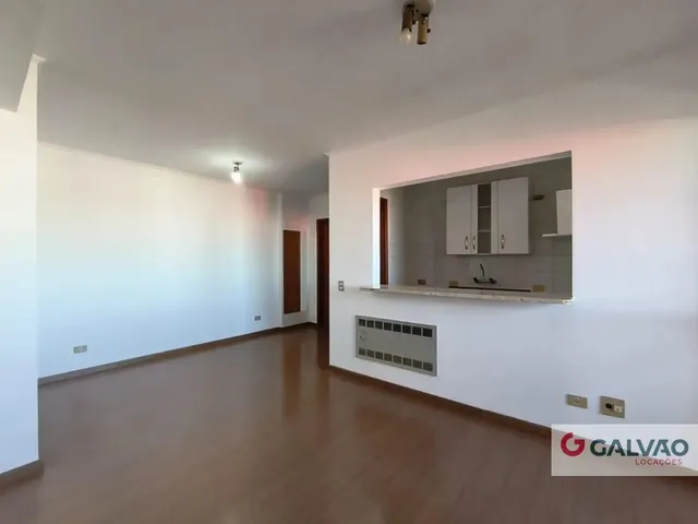 Apartamento 1 quarto e 1 banheiro, para alugar, no bairro Centro em Curitiba