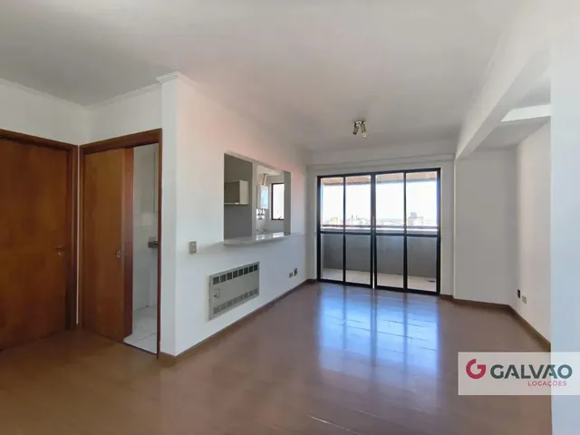 Apartamento 1 quarto e 1 banheiro, para alugar, no bairro Centro em Curitiba